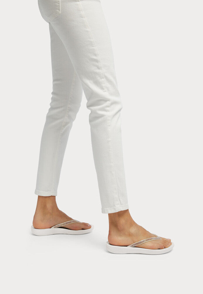 FitFlop IQUSHION Sparkle Ergonomic Flip-Flops - Urban White + Midnight Navy